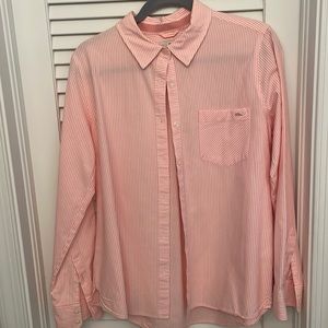 Vineyard Vines Oxford Stripped Relaxed Button-Down shirt.
